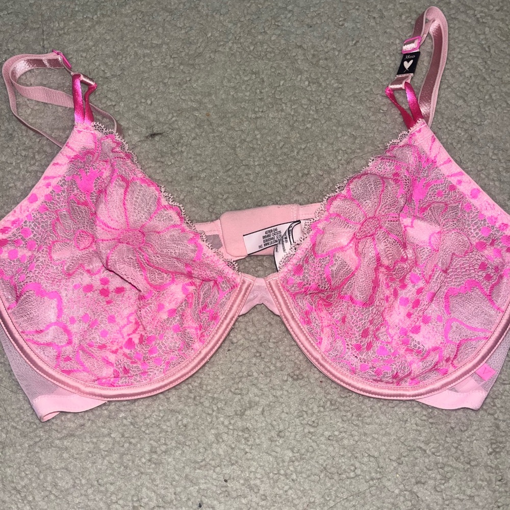 🆕 Victoria’s Secret Pink Lace Underwire Bra Sz 38DD